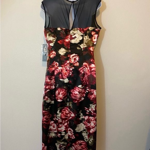 London Times brand new black / red dress
Beautiful for a wedding guest / party - Picture 3 of 6